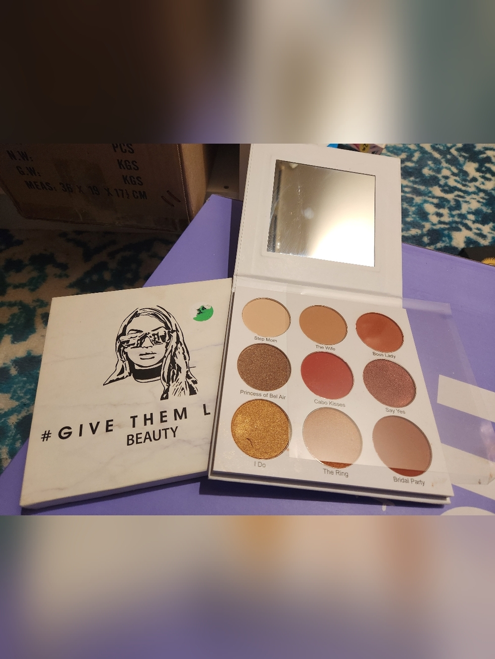 Give Them Lala The Grown Women Eyeshadow Pallette
